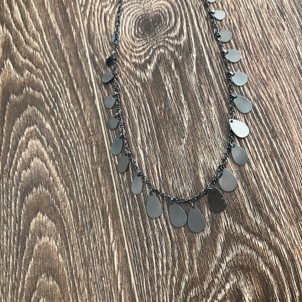 💥4/$25💥 Chrome Light Petal Statement Necklace
